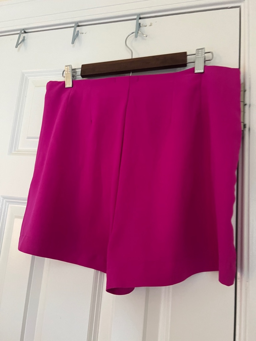 NWOT Judith March Southern Charm Fuchsia Skort Large Luxurious to the touch - Picture 4 of 9